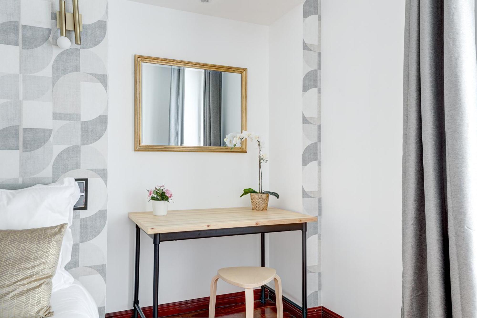 Appartement Haussmannienne De Luxe Au Coeur De 3eme
