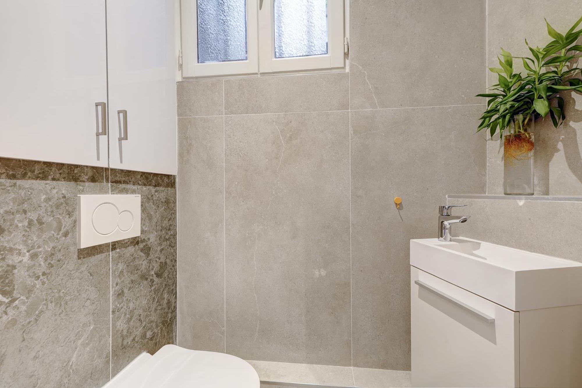 Appartement Haussmannienne De Luxe Au Coeur De 3eme *